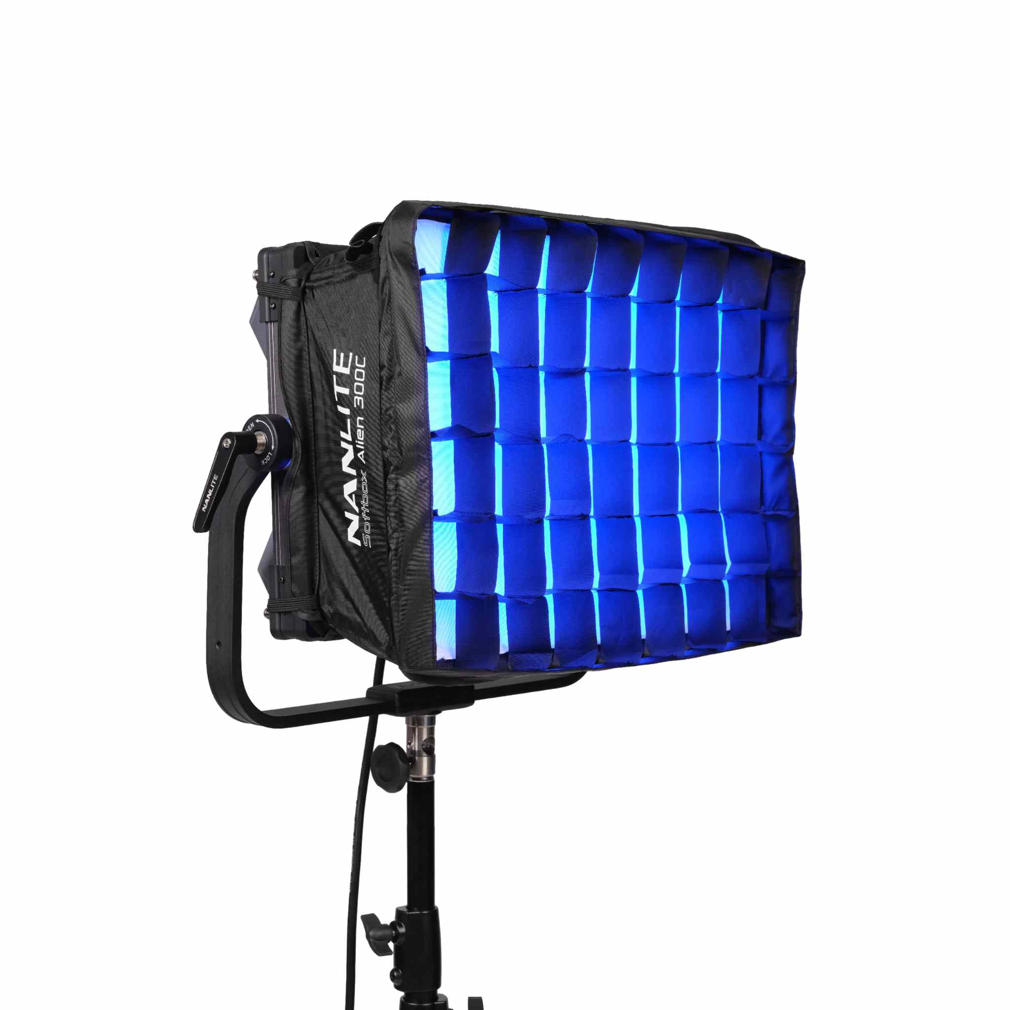 Alien 300C RGBWW LED Panel Light with CRMX - Image 13