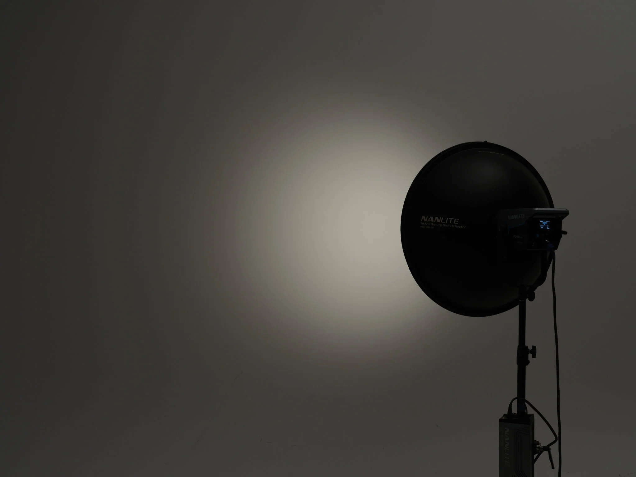 BM70 Beauty Dish Reflector Kit (28.2in) - Image 14